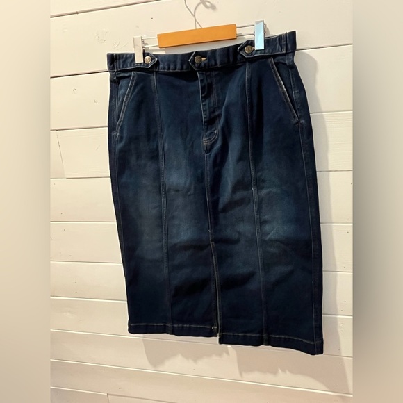 💙 CHAPS Dark Denim Midi Skirt – Size 18 - Picture 5 of 7